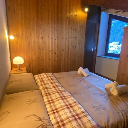 Confortevole Oasi Di Pace: Allontanati Dal Caos E Immergiti Nel Estivo E Nella Neve Invernale Pre-Saint-Didier